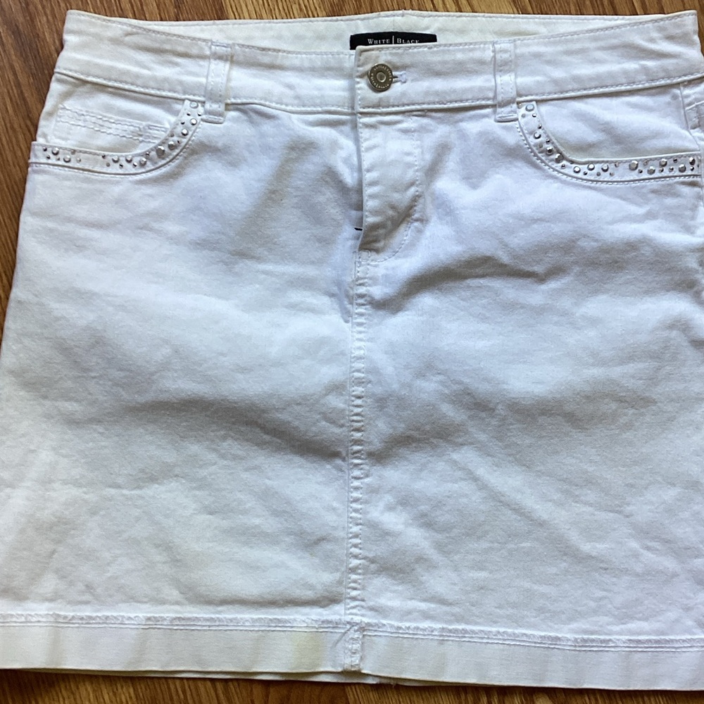 White House Black Market White Mini Skirt with Stud Embellishment